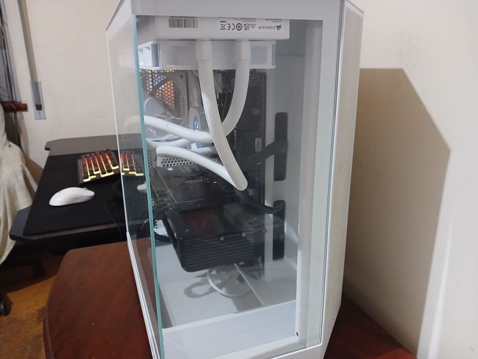 PC gamer com Radeon RX 9070 Ryzen 7 5700X + 32 GB RAM, ler full specs