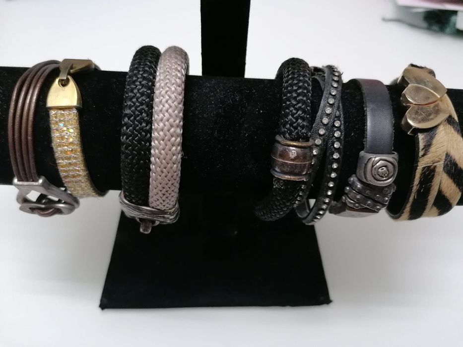 Pulseiras novas em pele