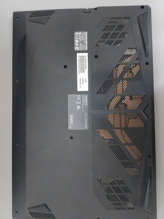 Ігровий ноутбук Gigabyte g7mf