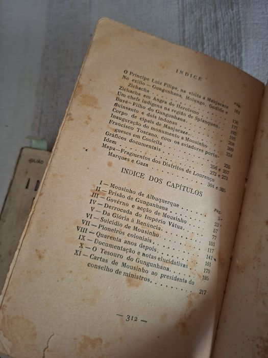 Livros antigos história de Moçambique