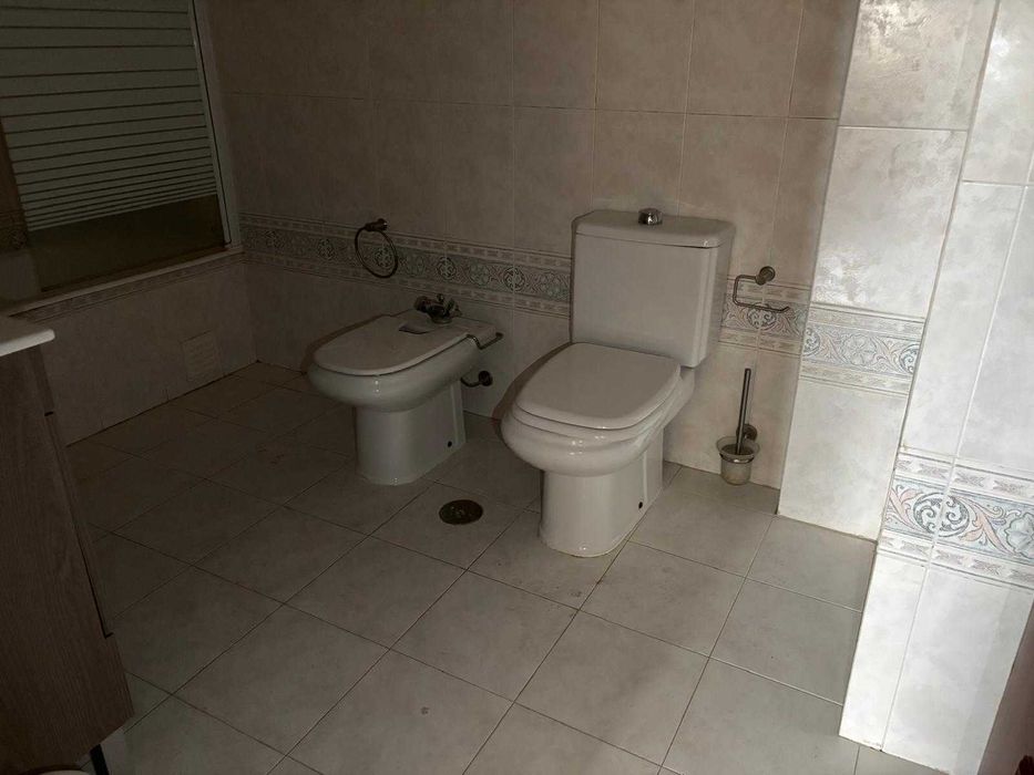 T2 Parque das Nações - Arrendamento, estacionamento e mobilado