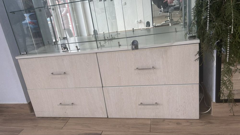 Скляна торгова вітрина | Ідеальний стан | Готова до роботи