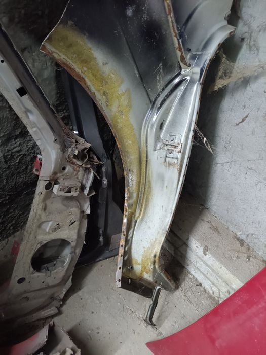 BMW E30 4d wąska błotnik tylny lewy