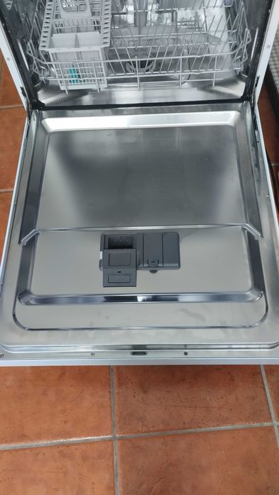 Máquina lavar loiça HotPoint