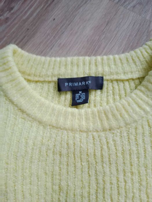 Żółty sweterek primark