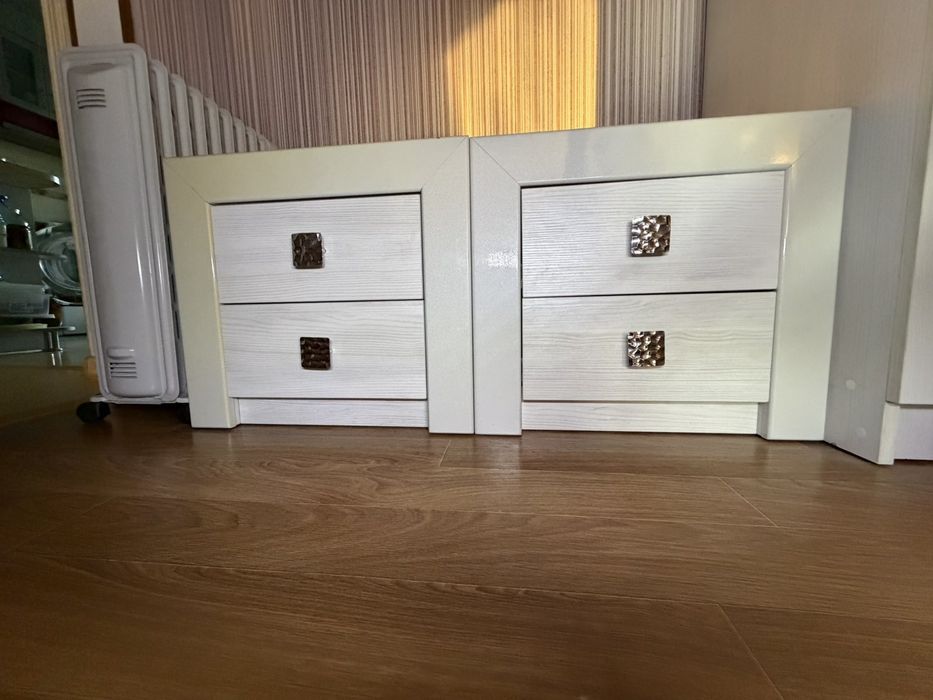 Туалетний столик з пуфом