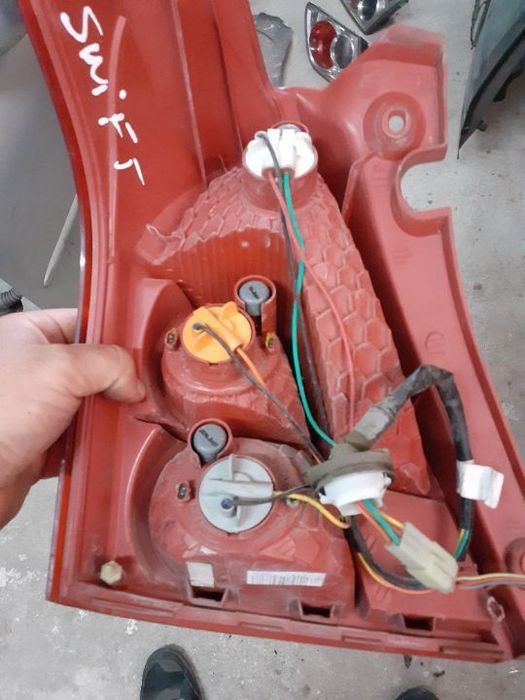 Farol tras lado passageiro suzuki swift
