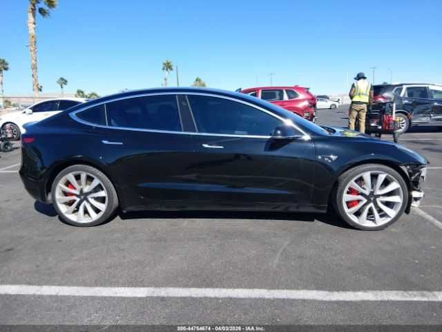 Tesla Model 3 2018 .