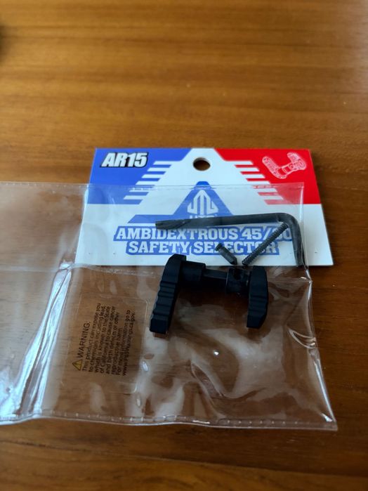 Dwustronny bezpiecznik AR-15 Leapers UTG 45°/90°