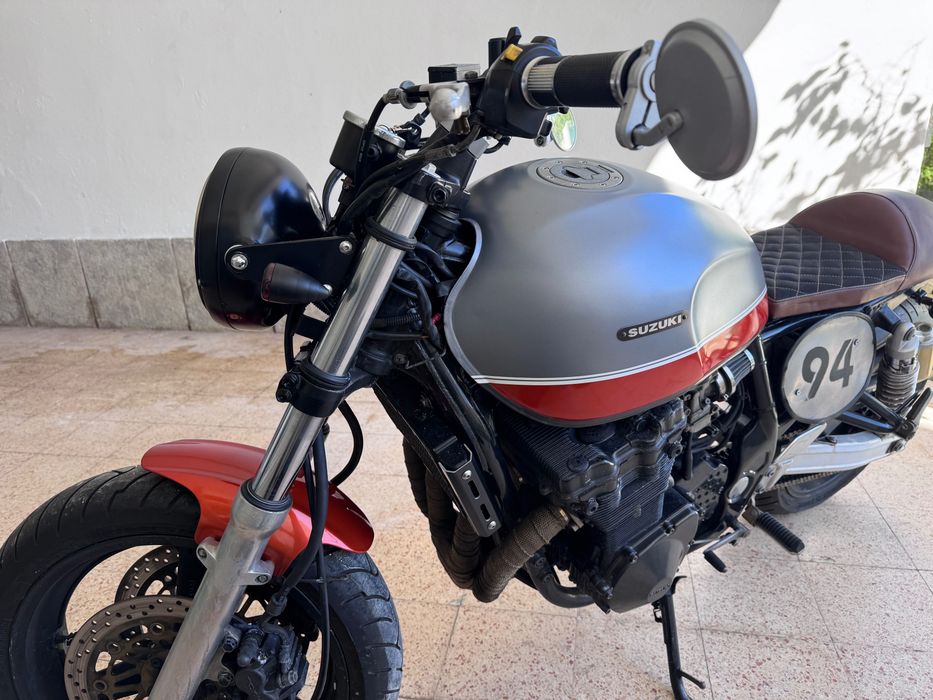 Susuki GSX750 café racer