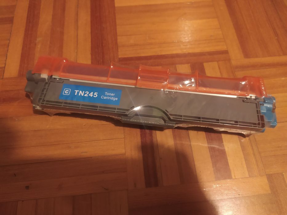 Oddam nowy toner do drukarki tn245 cyan (niebieski)