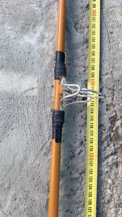 Cana de pesca antiga em fibra