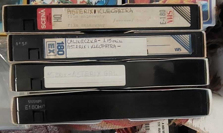 Zestaw kasety VHS + książki (bajki)