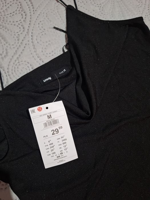 Nowa Sukienka blyszczaca