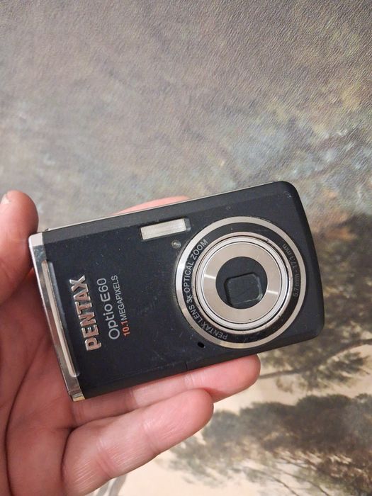 Цифровой фотоаппарат Pentax Optio E60
