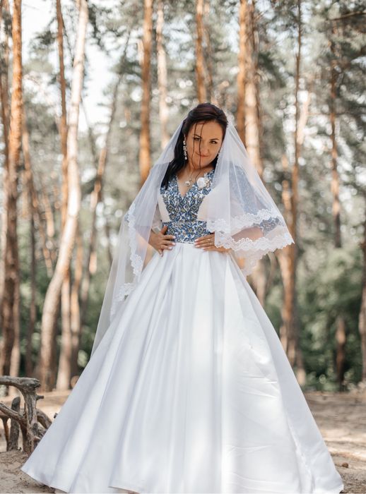 Продам українську весільну сукню