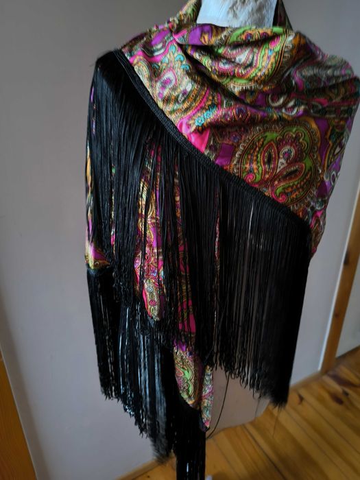 Chusta trójkątna z długimi frędzlami wzór Paisley, ETNO