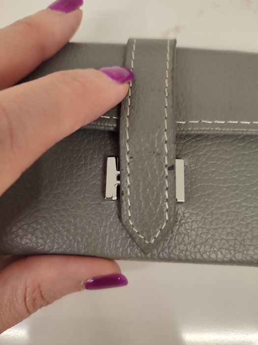 Porta cartões cinzento