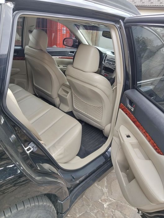 Продам  Subaru Outback 2010