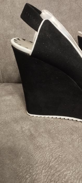 Czarne zamszowe buty na koturnie roz 37,5