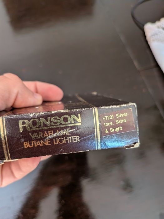 Isqueiro Ronson Vintage Prateado com Caixa – Coleção