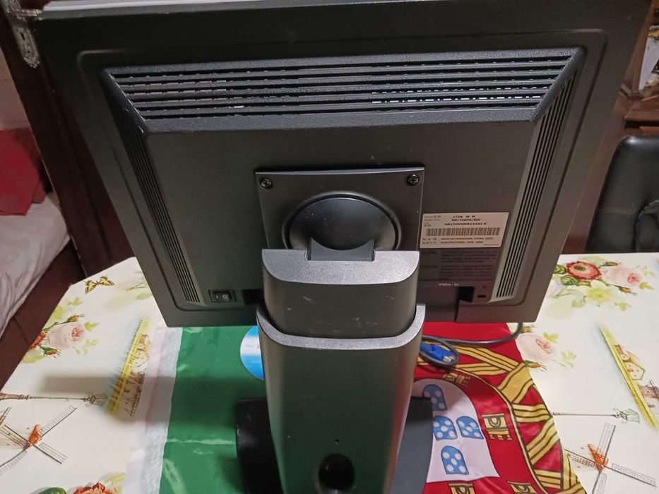 Samsung 43 cm computer monitor with flawless screen64584399481601122