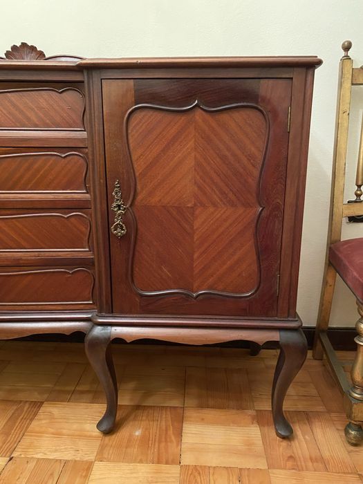 Aparador de Sala, com Prateleiras e Gavetas