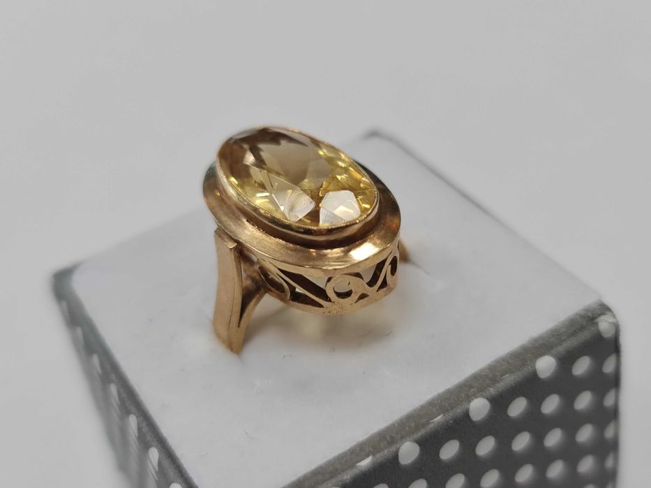 Złoty pierścionek/ 585/ 8.40 gram/ R16/ Chryzolit/ praca ręczna