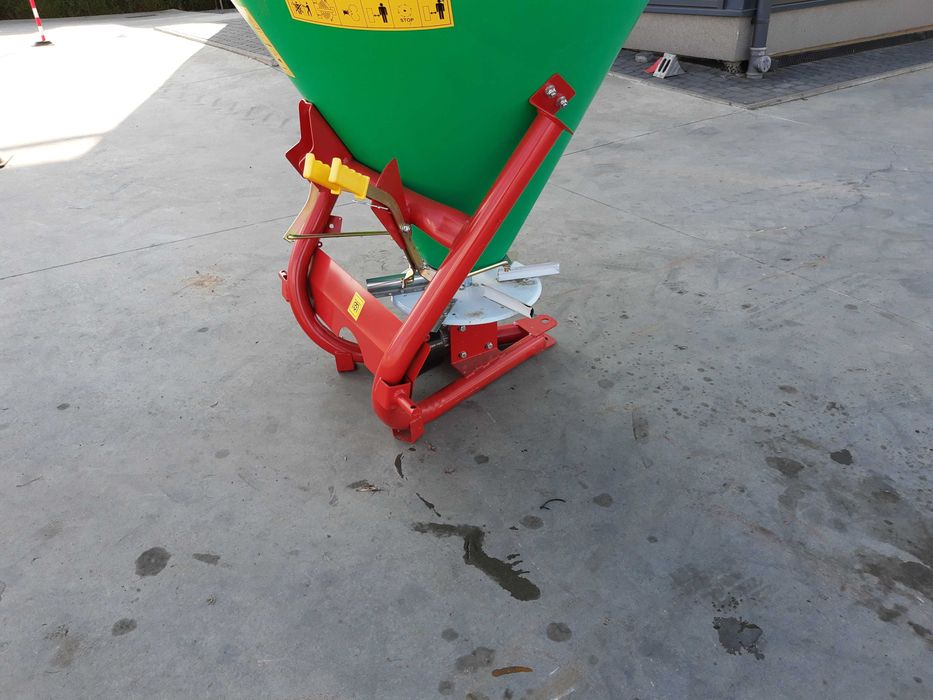 Rozsiewacz lejek 300 l - 400 l Polowy-Sadowniczy