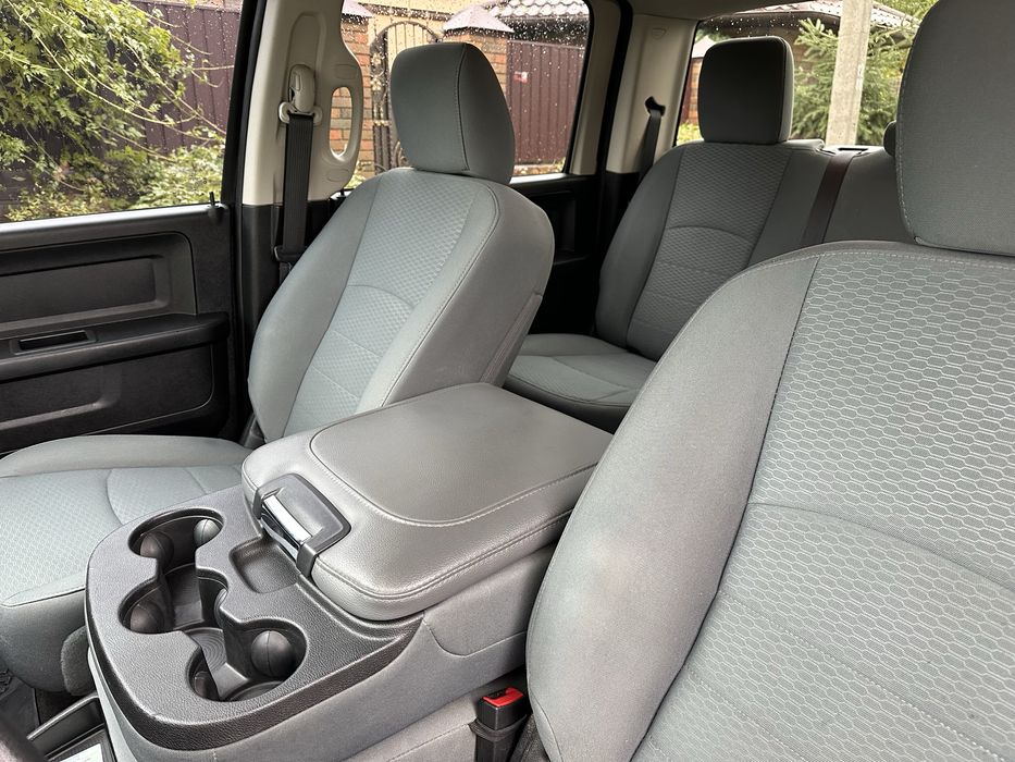 Продам легковой пикап 6 мест DODGE RAM 1500 в идеальном состоянии
