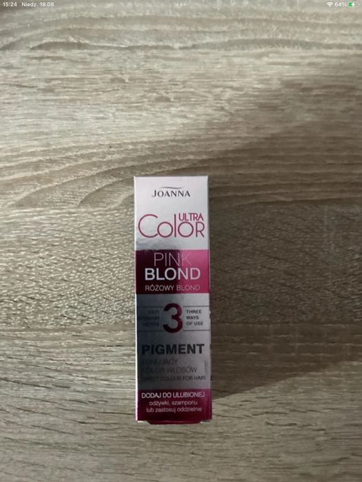 Toner różowy do włosów blond.