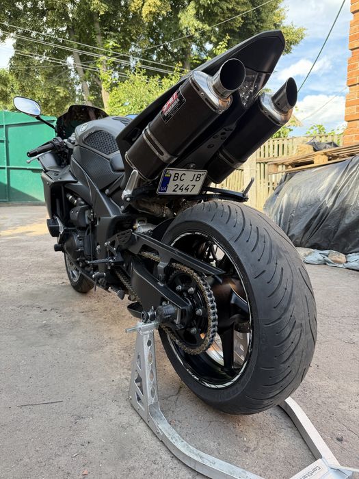 Yamaha R1 2013.