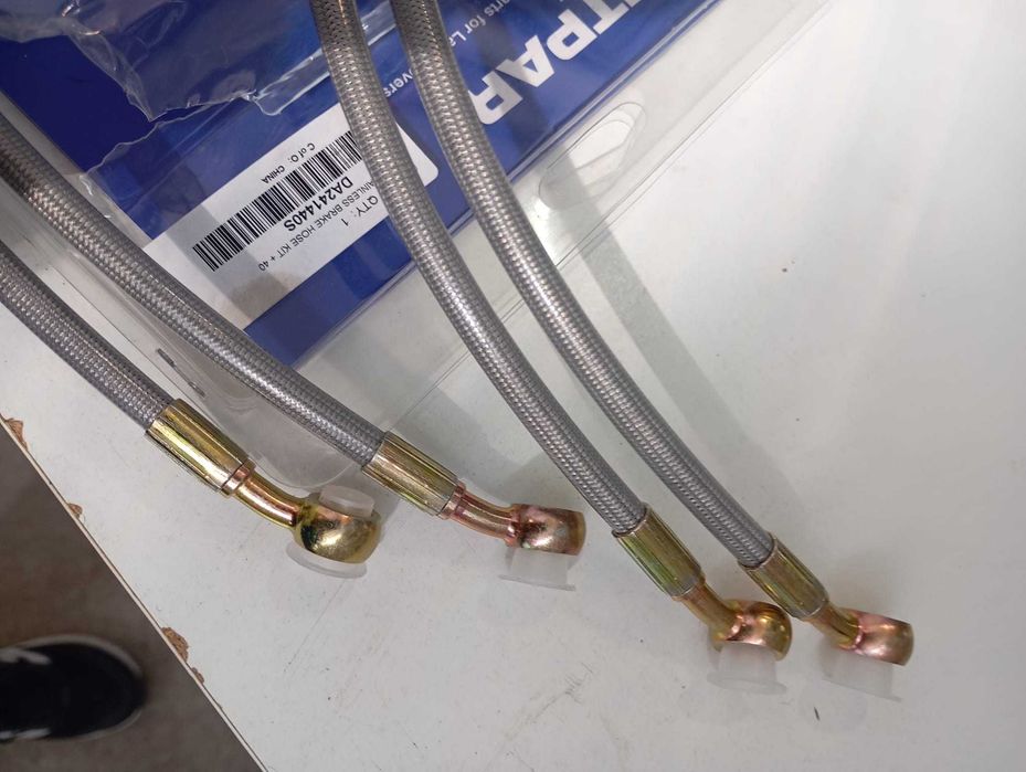 Tubos de travão com +4cm para Discovery 2
