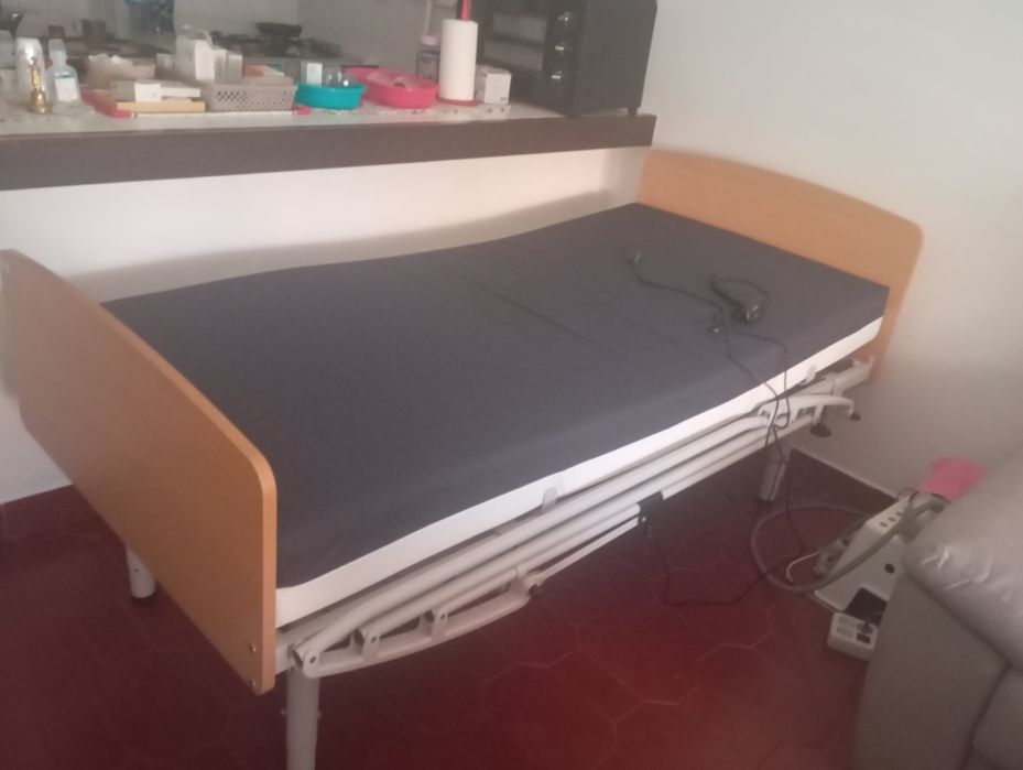 Cama articulada elétrica com colchão anti escaras
