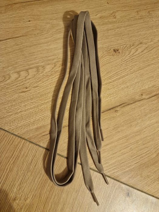 Brązowe sznurówki 118cm