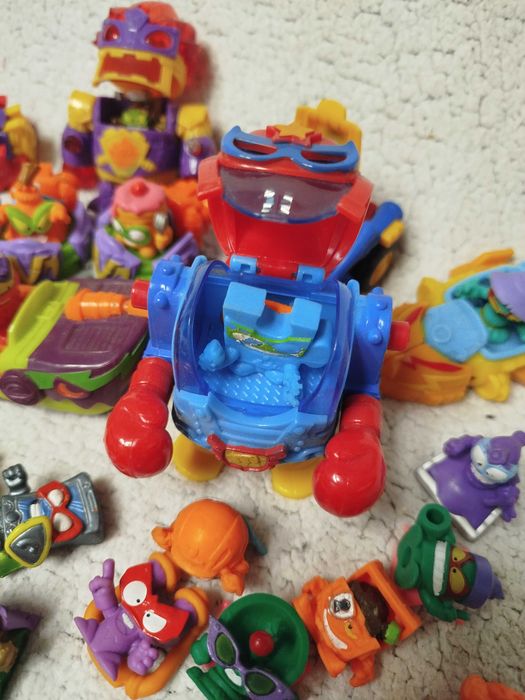 SuperZings duża kolekcja figurek, pojazdów i robotów zestaw dla dzieci
