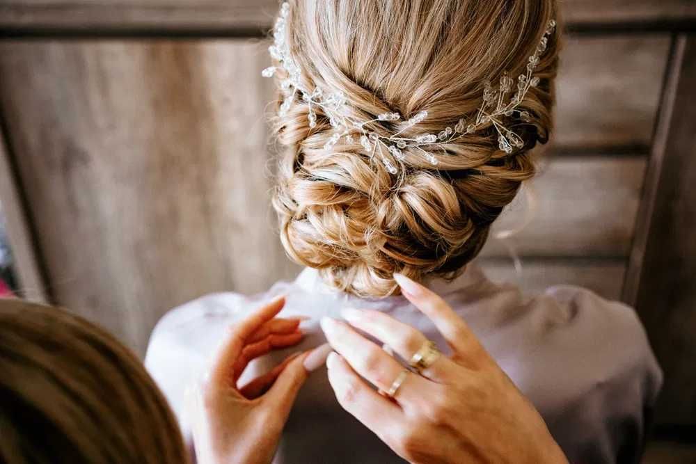 Suknia ślubna Dominiss z trenem i dodatkami 36/38 174 cm obcas 6 cm