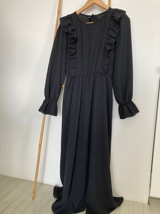 Elegancka sukienka czarna