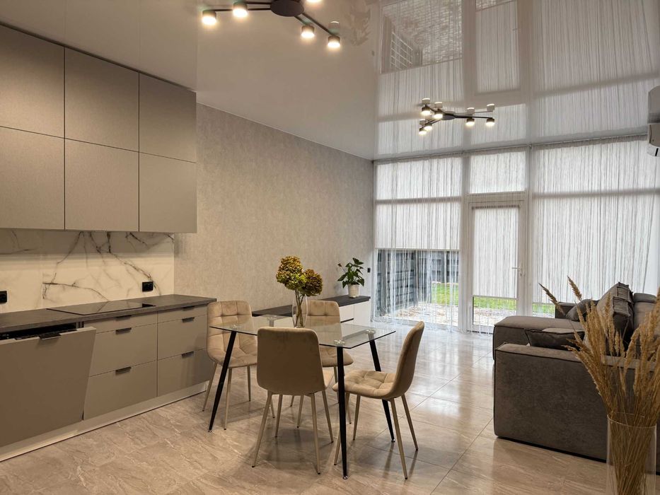 Оренда Тауну в комплексі, М Лісова, Лівий берег, ГЕНЕРАТОР БЕЗ КОМІСІІ