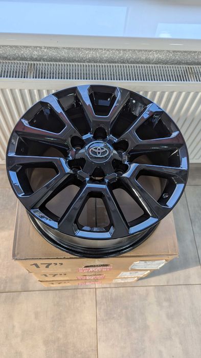 Нові диски Toyota 6/139.7 R17 7.5J ET25 dia106.1mm