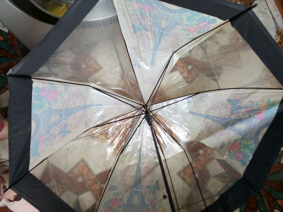 Продам зонтик женский.