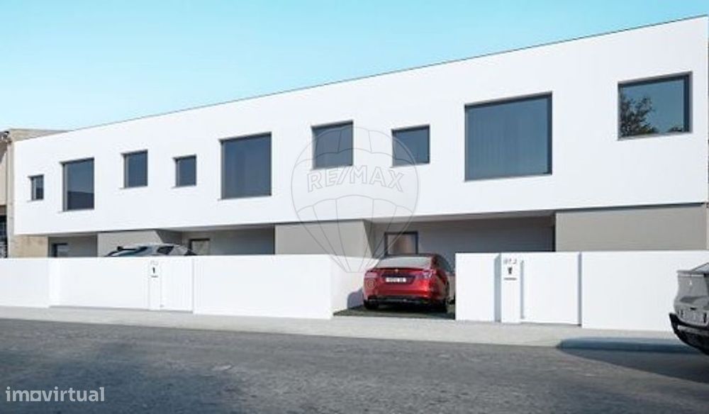 T3 Detached House for Sale