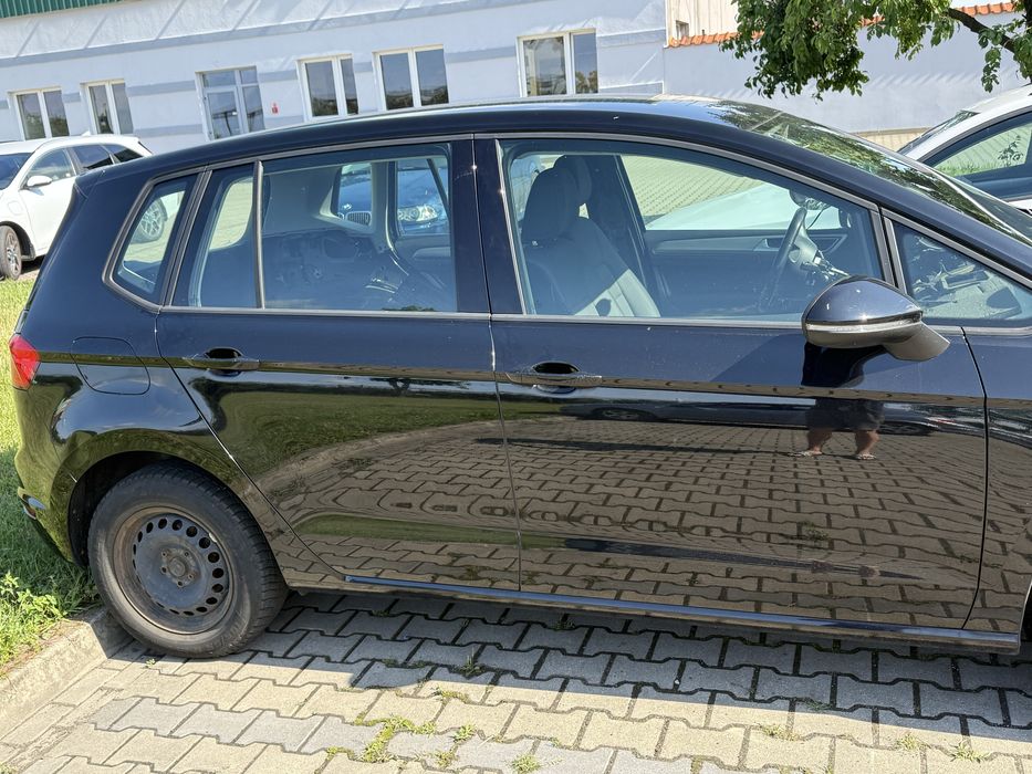 Volkswagen Golf Sportsvan drzwi prawe tylne kompletne L041