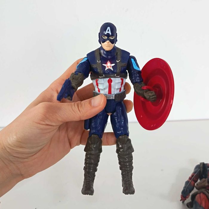 Figuras de ação de personagens da Marvel (1 unidade)