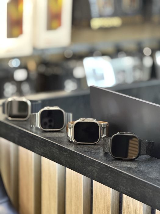 Apple Watch Ultra 2 49mm Natural Titanium Case with Navy Ocean Band