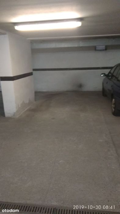 Garaż na wynajem w Pradze-Południe