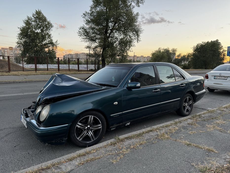 Mercedes Benz w210