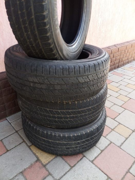 Продам шини KUMHO 215/65R16