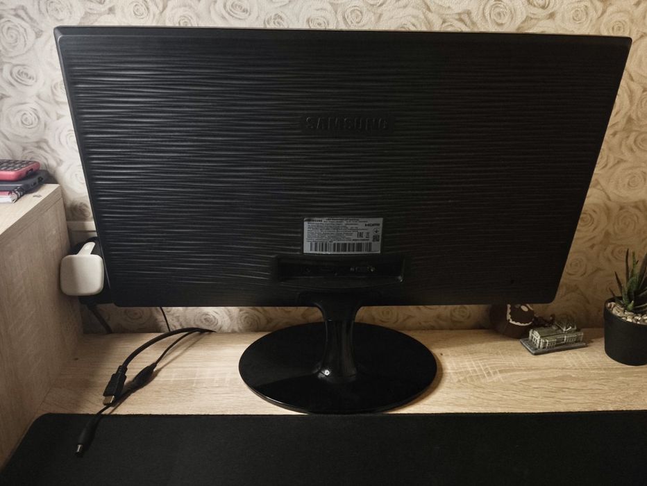 Монитор Samsung S24D300H с матрицей 24" (1920x1080)