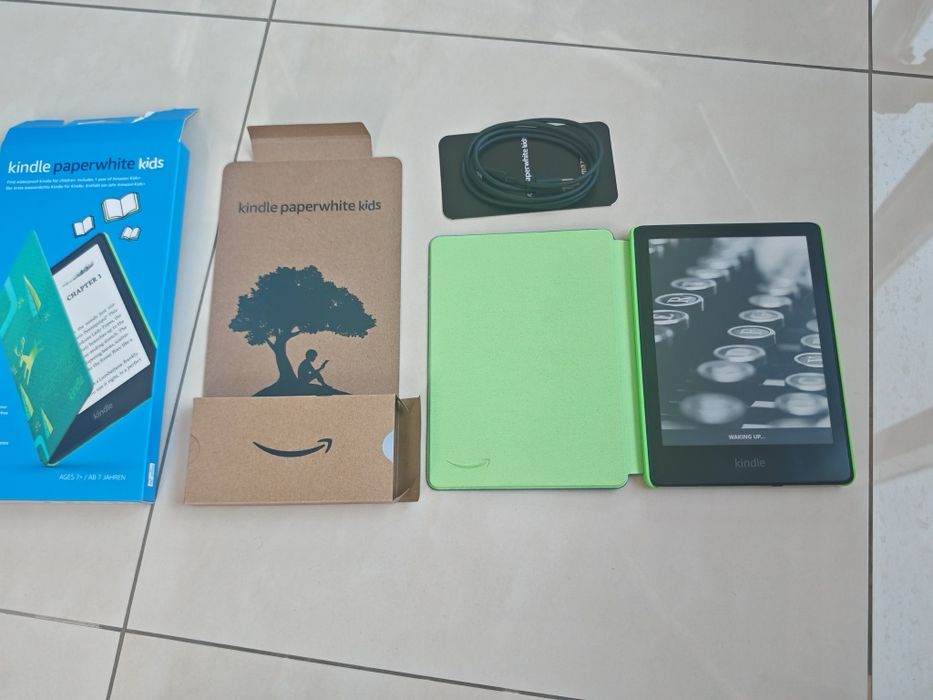 Kindle paperwhite 11 ekran 6.8 cala  kids czytnik eReader eink Amazon z podświetleniem etui, komplet Stan idealny